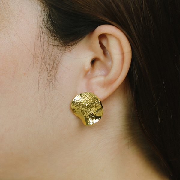 Bespoke Fashion Exquisite Textured Gold Earrings for Women - Image 2