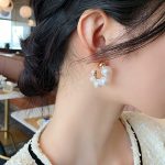 Customized Manufacturer Romantic Pearl Cluster Hoop Earrings for Women