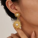 Customized Manufacturer Vintage Round Sunflower Pearl Earrings for Women