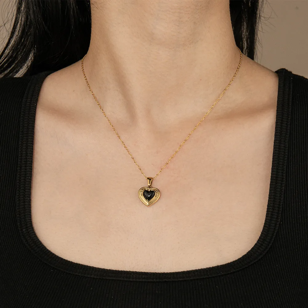 Personalized Stainless Steel Heart in Black Onyx Heart Charm Necklace for Women China Jewelry Factory