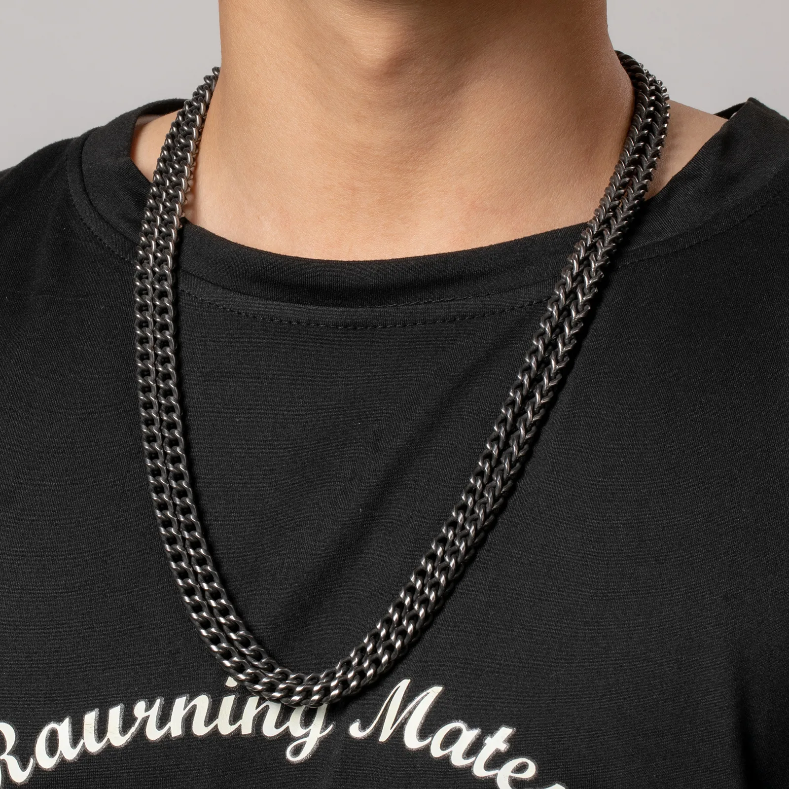 vintage-Stainless-Steel-Chain-Necklace-for-Customization.