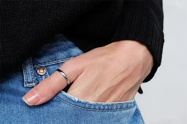 women wear stainless steel ring on thumbs for Independent and Fashion-Forward Attitude
