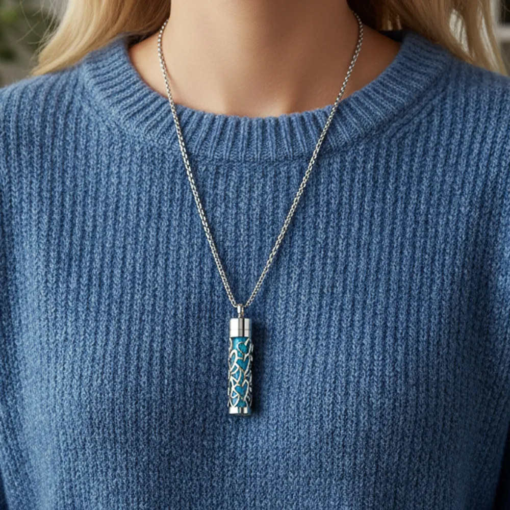 Custom stainless steel engraved perfume locket necklace for women factory in China