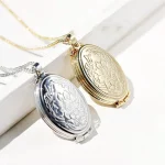 Customize color of stainless steel oval 4 photo locket necklace for wholesalers