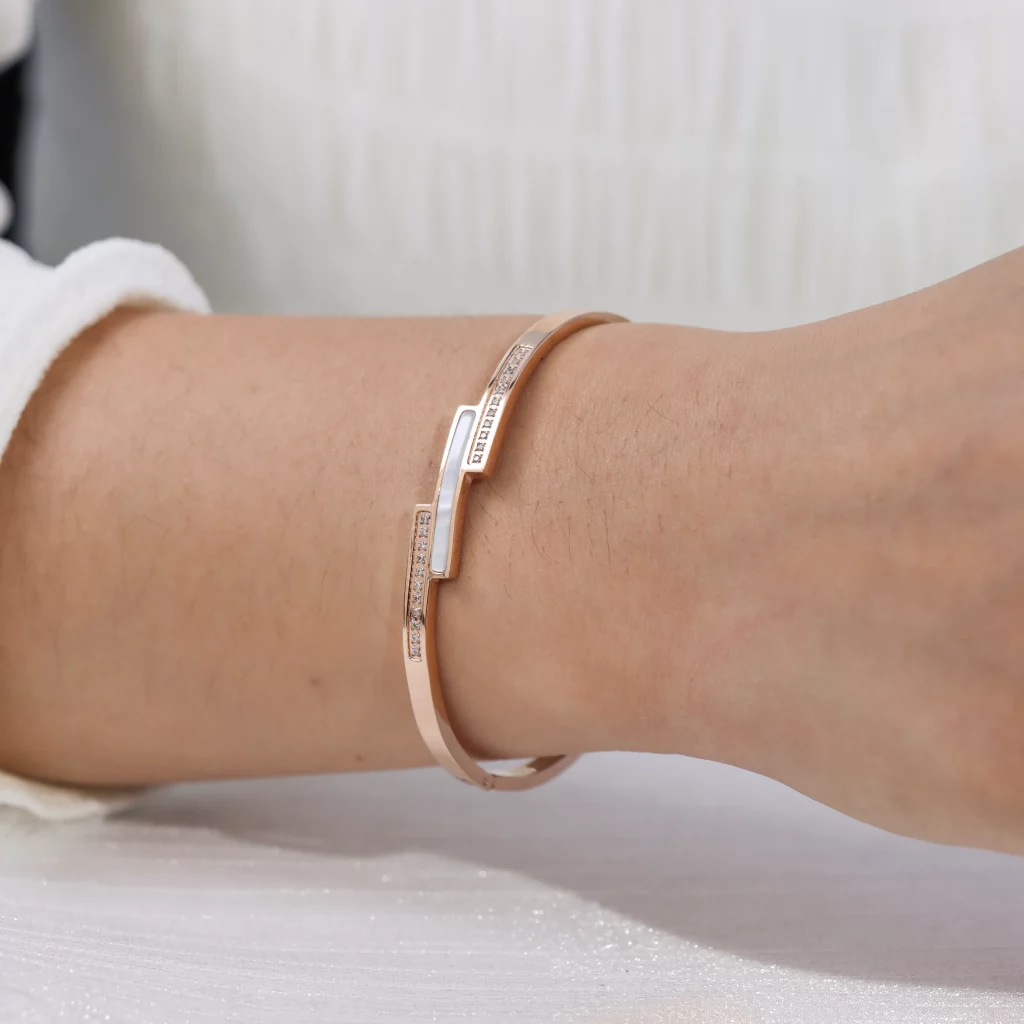 Custom Design Hypoallergenic Mother of Pearl Bangle Bracelet for women