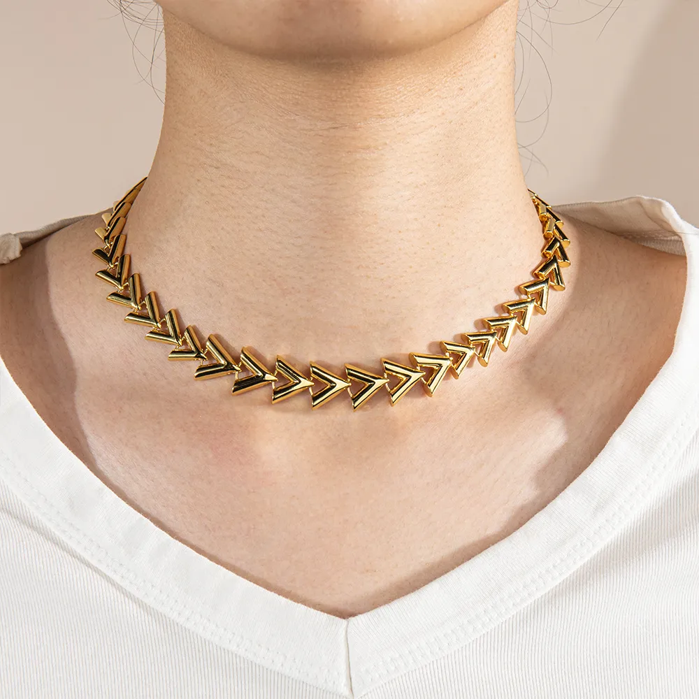 ODM gold arrow line stainless steel chain necklace for women
