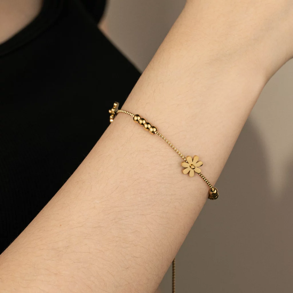 women's flower charm bracelet for jewelry brand