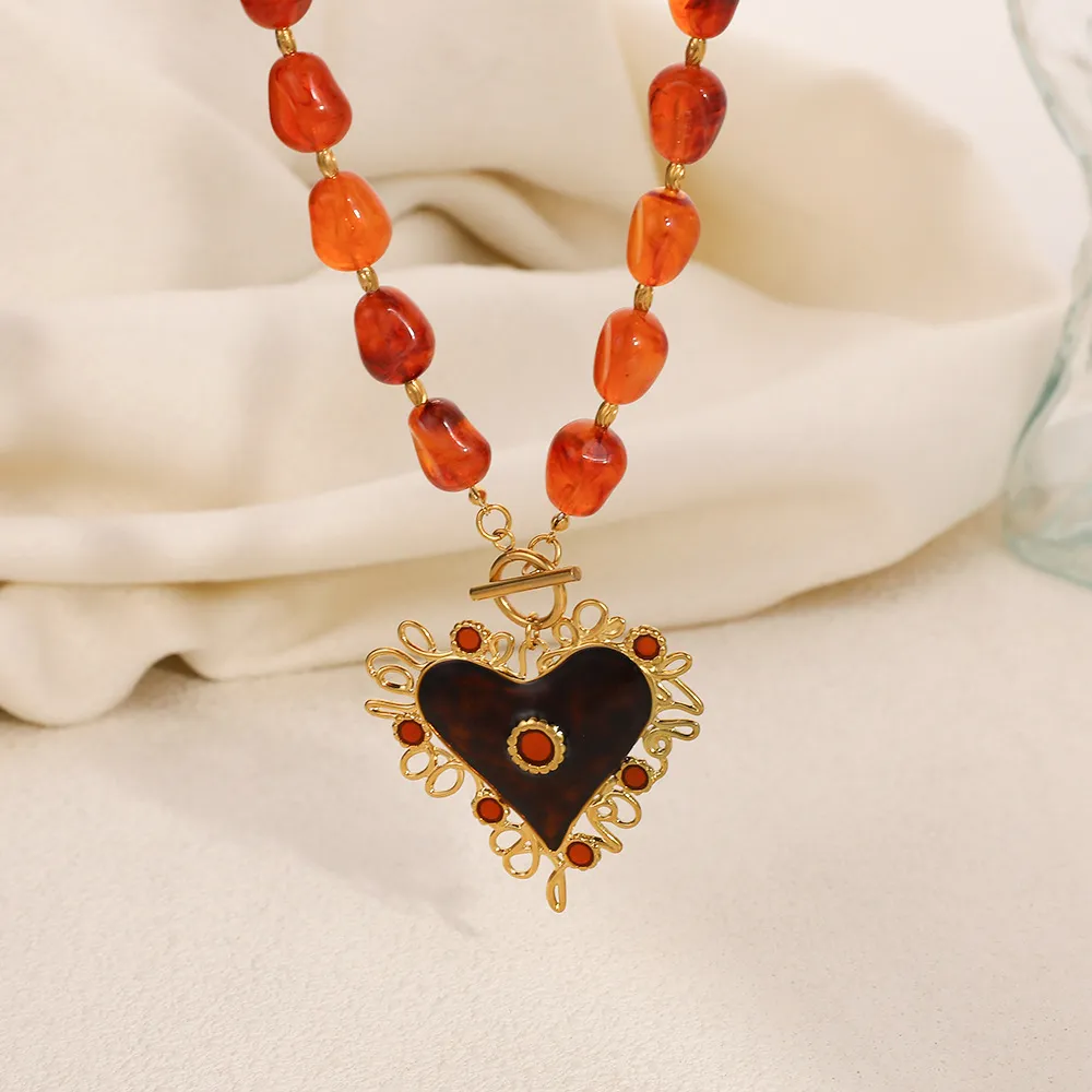 Vintage Glamorous Big Heart Resin Necklace OEM Jewelry Manufacturer