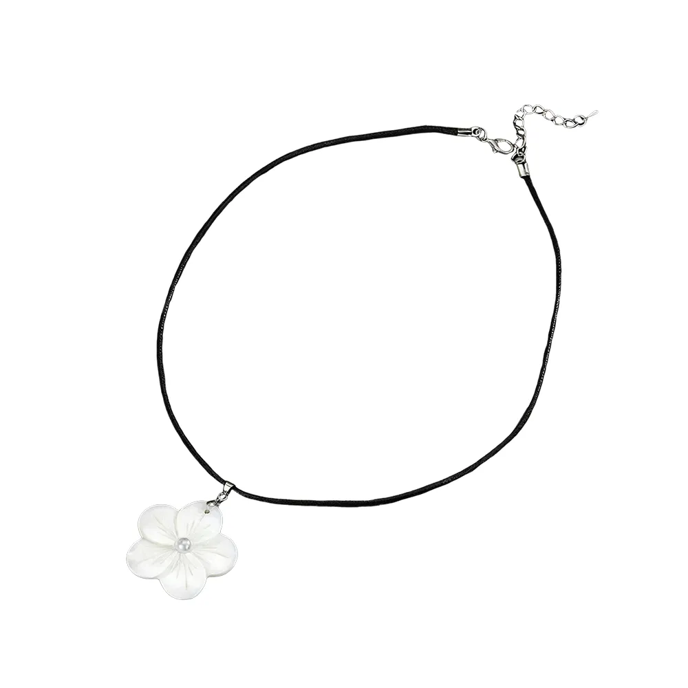 Female model wearing stainless steel shell flower necklace for major retailers