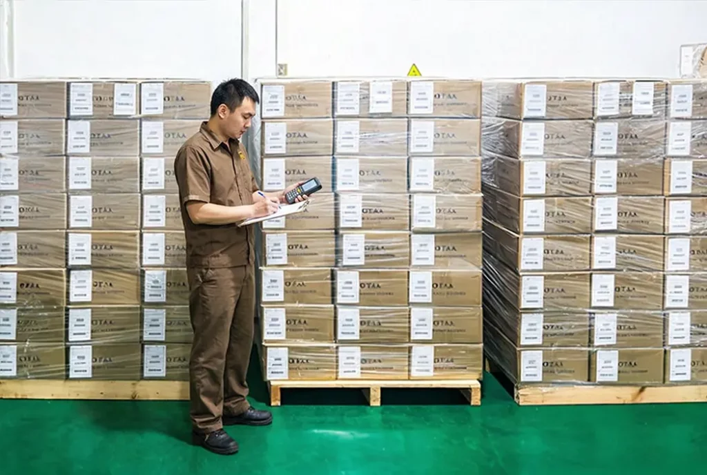 Large-scale custom fashion jewelry order ready for international dispatch from Haosen manufacturer.
