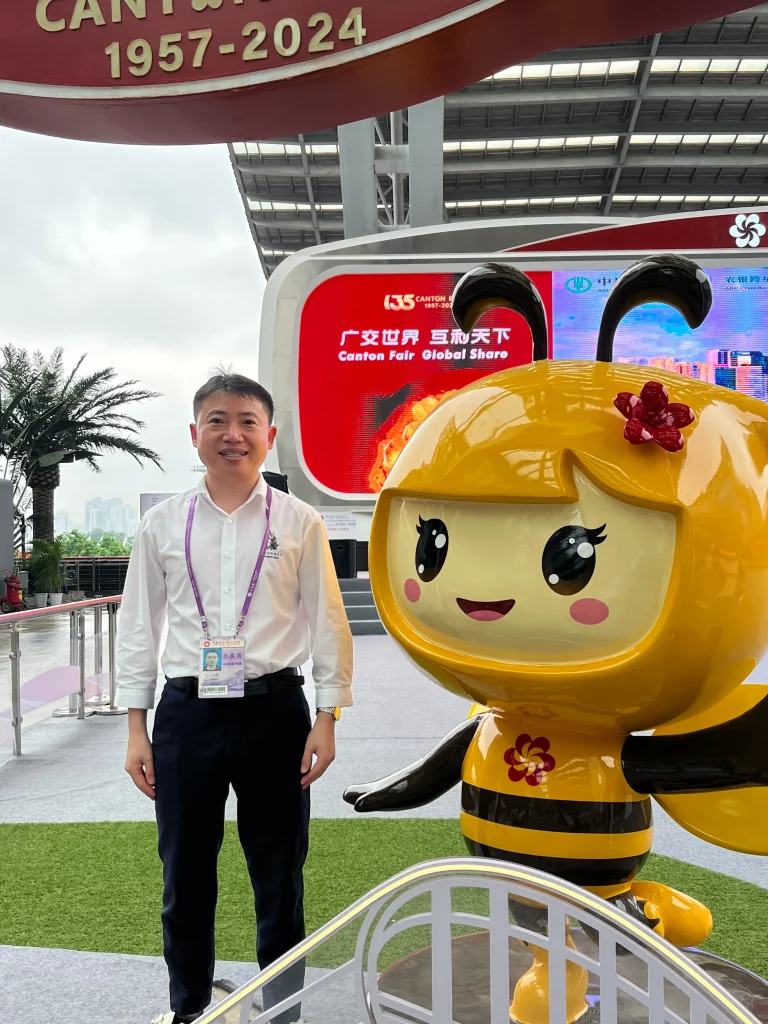 Haosen Jewelry representative attending the 135th Canton Fair in Guangzhou in 2024