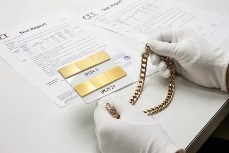 Bag chain material testing and PVD color verification during quality control at Haosen